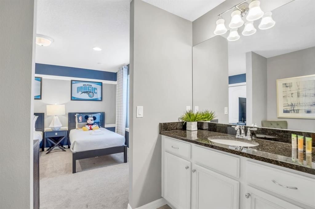 For Sale: $699,000 (8 beds, 6 baths, 4034 Square Feet)