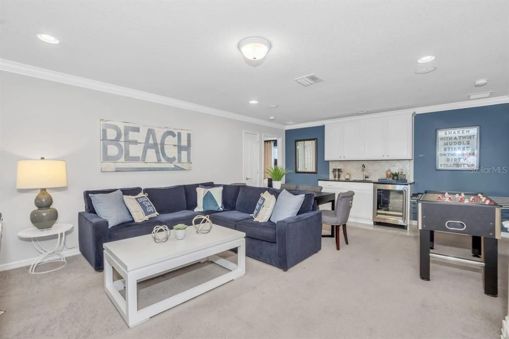 For Sale: $699,000 (8 beds, 6 baths, 4034 Square Feet)