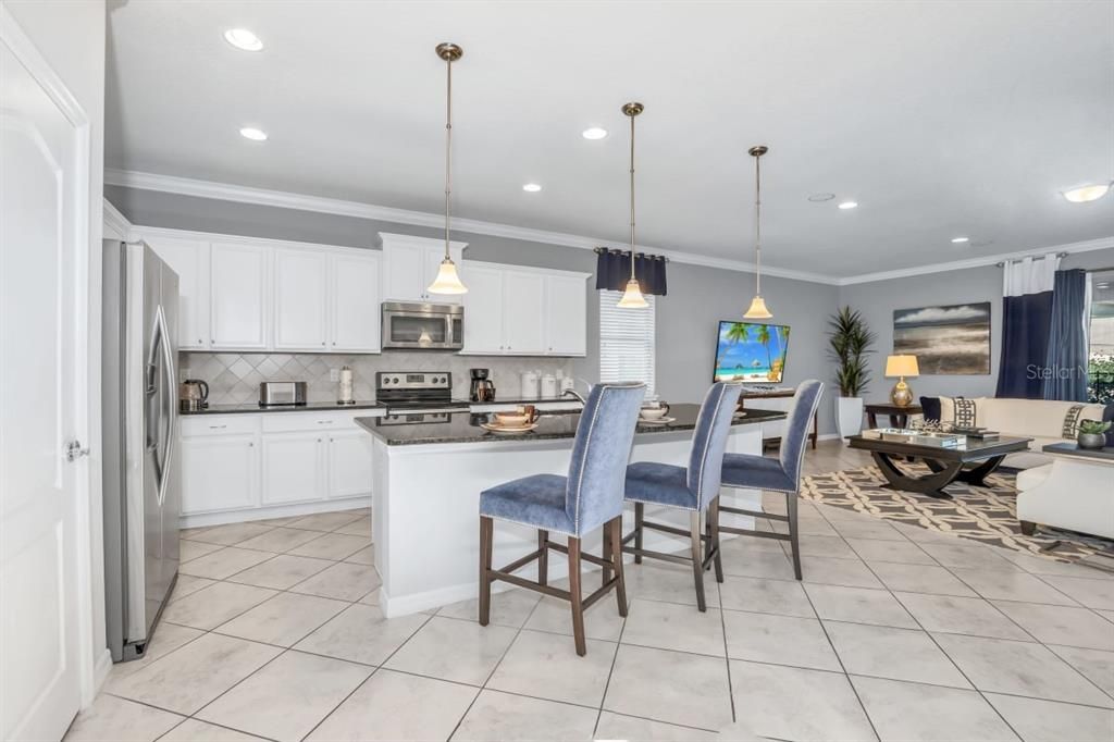 For Sale: $699,000 (8 beds, 6 baths, 4034 Square Feet)
