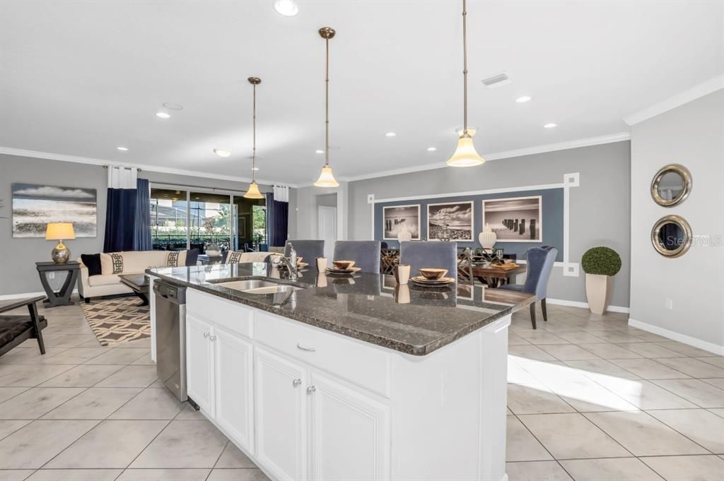 For Sale: $699,000 (8 beds, 6 baths, 4034 Square Feet)