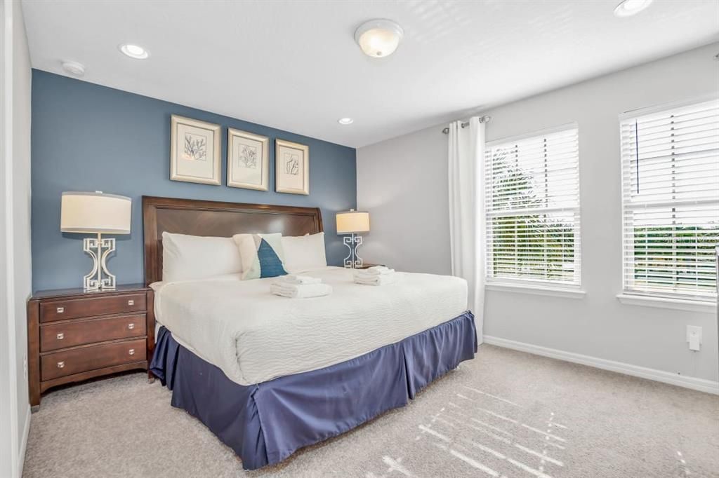 For Sale: $699,000 (8 beds, 6 baths, 4034 Square Feet)