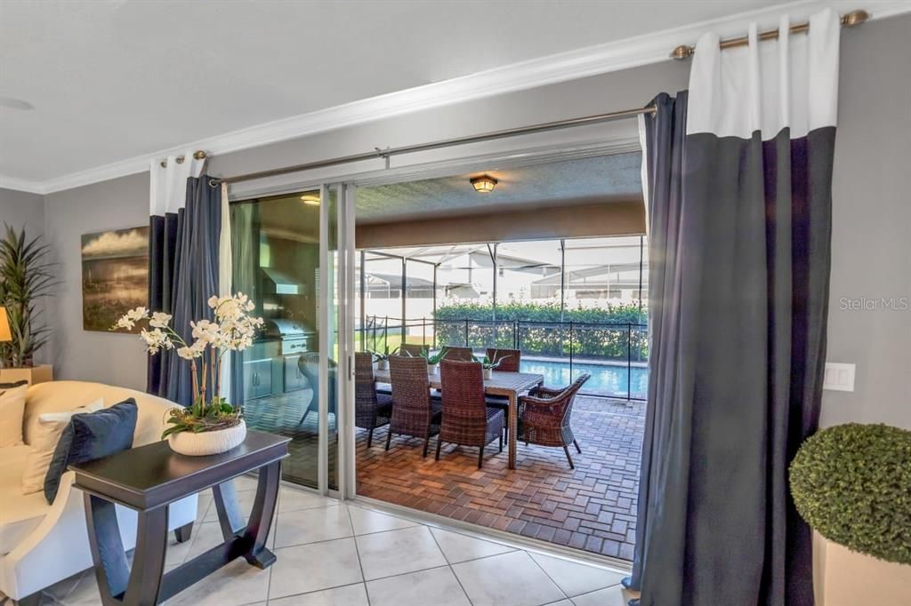 For Sale: $699,000 (8 beds, 6 baths, 4034 Square Feet)
