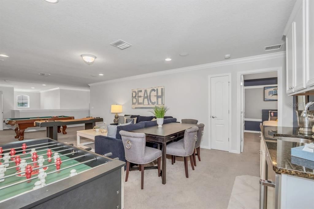 For Sale: $699,000 (8 beds, 6 baths, 4034 Square Feet)