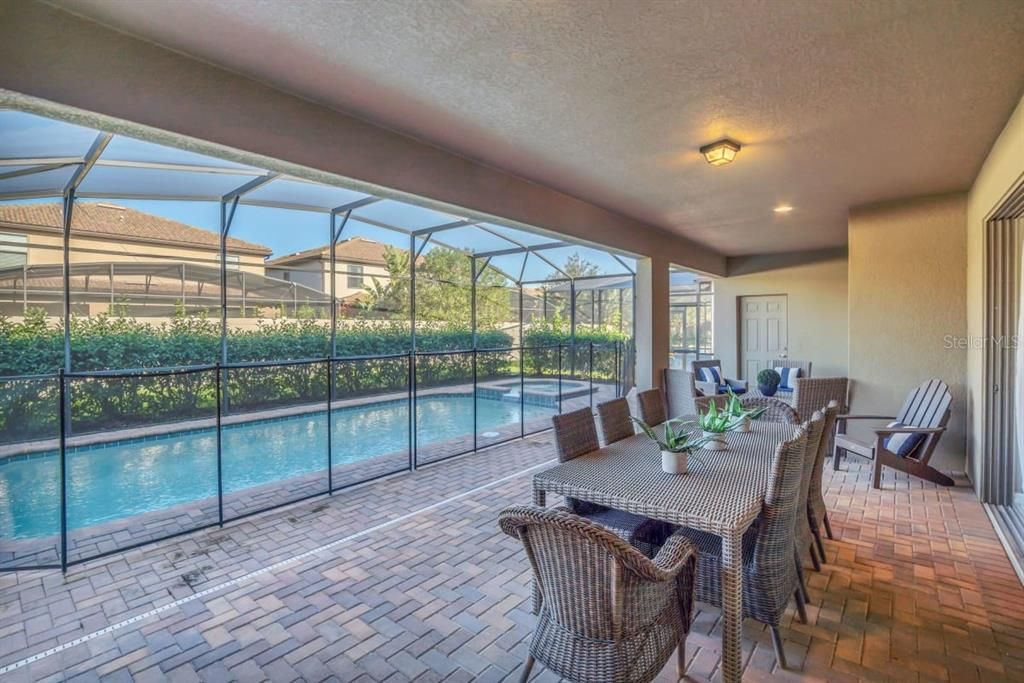 For Sale: $699,000 (8 beds, 6 baths, 4034 Square Feet)