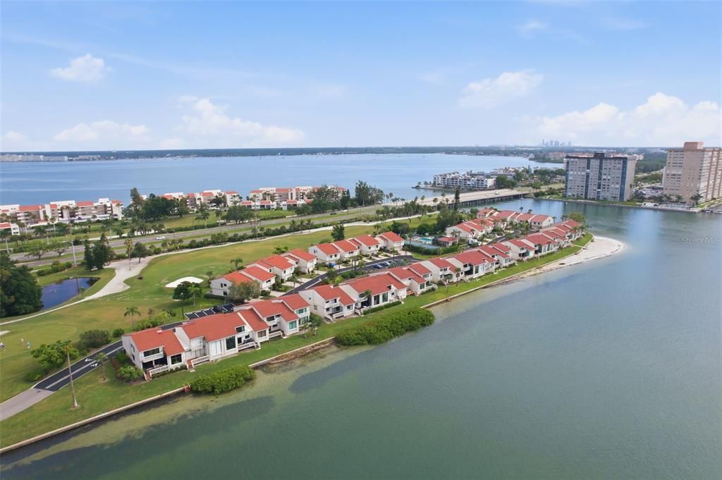На продажу: $699,900 (3 спален, 2 ванн, 1670 Квадратных фут)