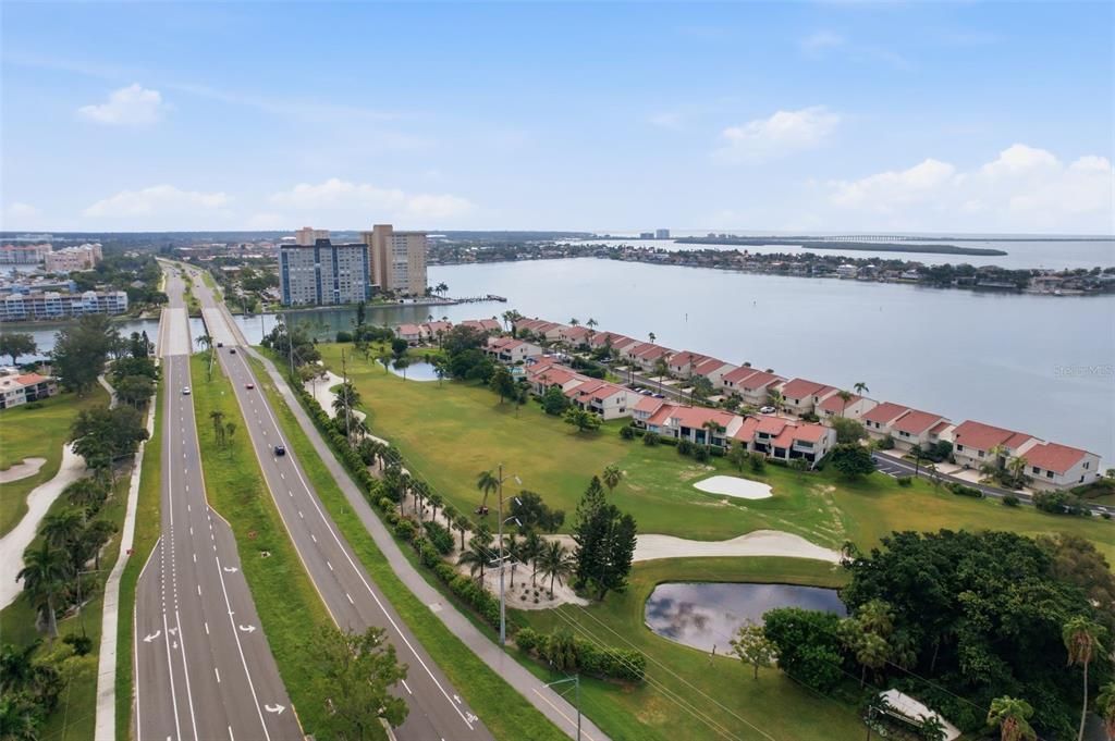 На продажу: $699,900 (3 спален, 2 ванн, 1670 Квадратных фут)