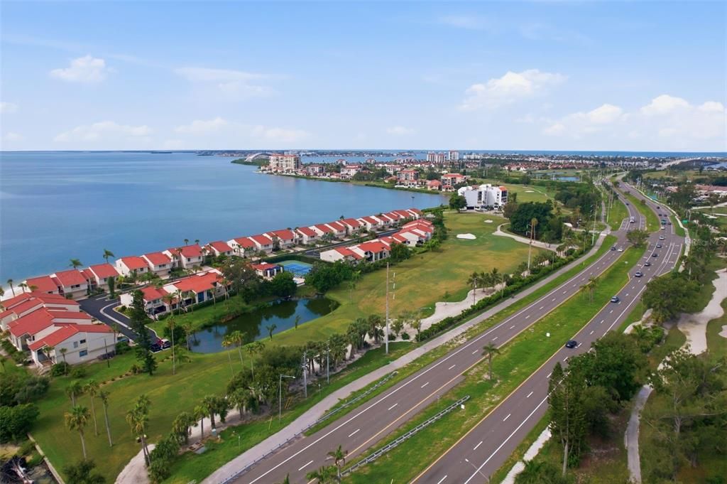 На продажу: $699,900 (3 спален, 2 ванн, 1670 Квадратных фут)