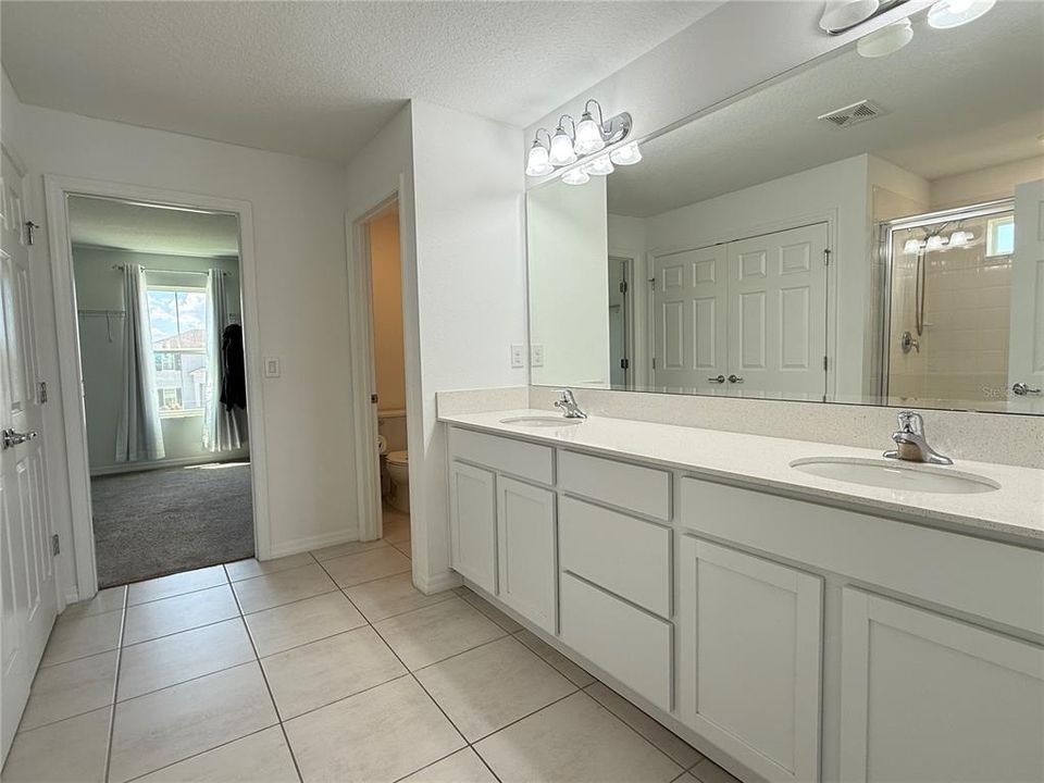 For Rent: $2,700 (4 beds, 3 baths, 2852 Square Feet)