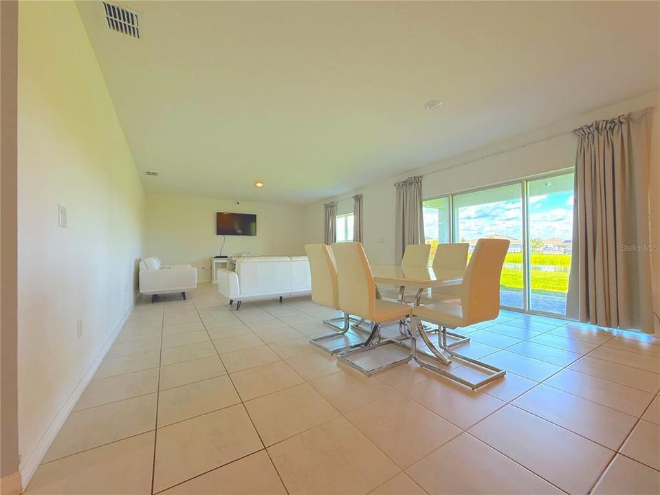 For Rent: $2,700 (4 beds, 3 baths, 2852 Square Feet)