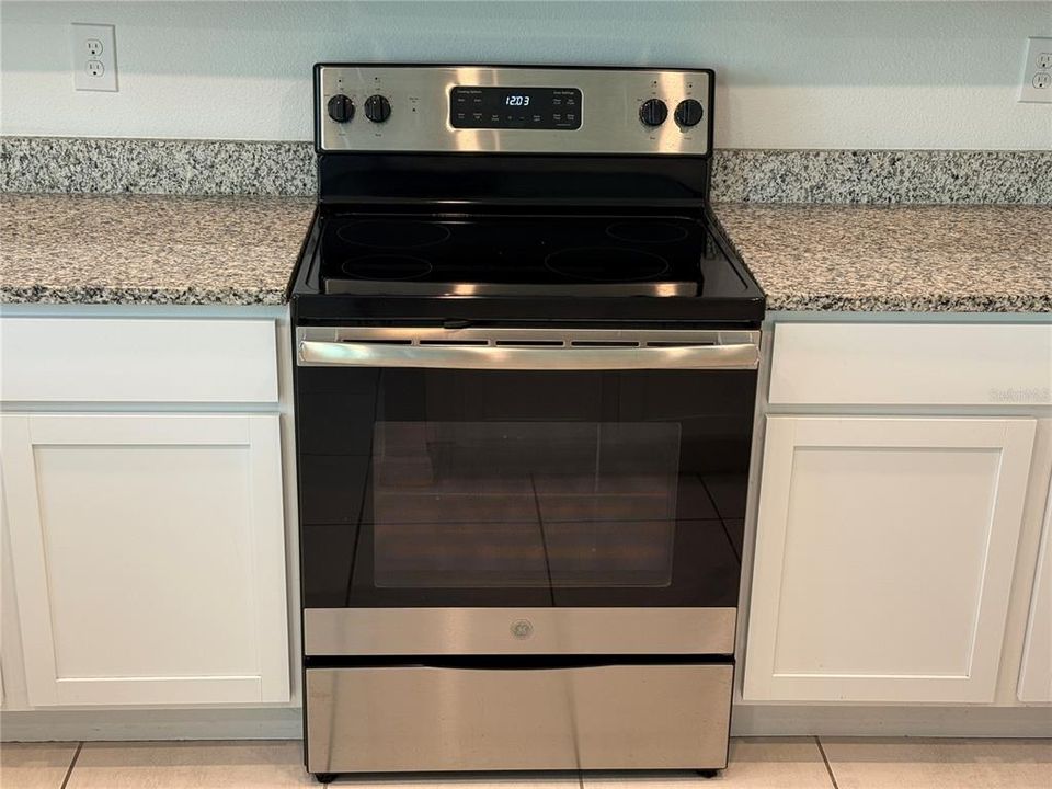 For Rent: $2,700 (4 beds, 3 baths, 2852 Square Feet)