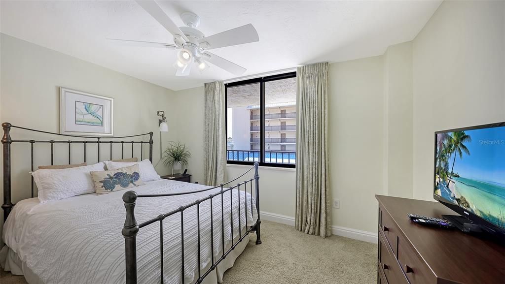 For Sale: $1,400,000 (3 beds, 2 baths, 2037 Square Feet)