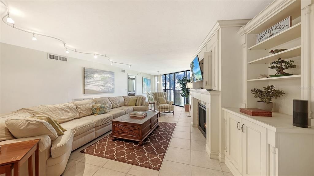 For Sale: $1,400,000 (3 beds, 2 baths, 2037 Square Feet)