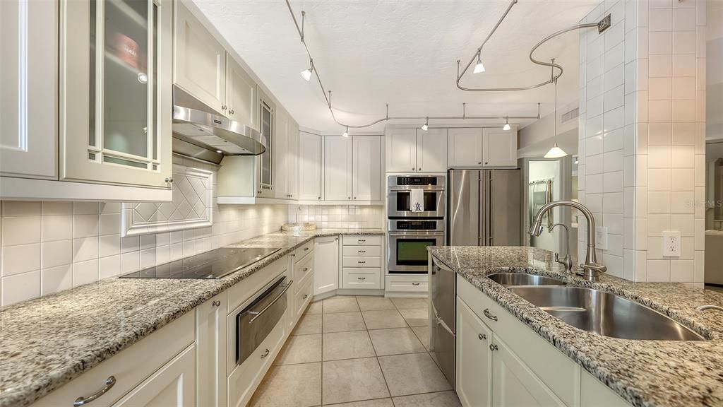 For Sale: $1,400,000 (3 beds, 2 baths, 2037 Square Feet)