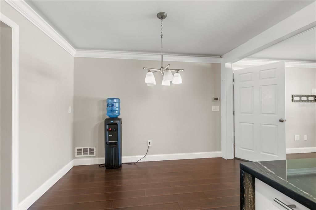 En Venta: $449,000 (3 camas, 2 baños, 1380 Pies cuadrados)
