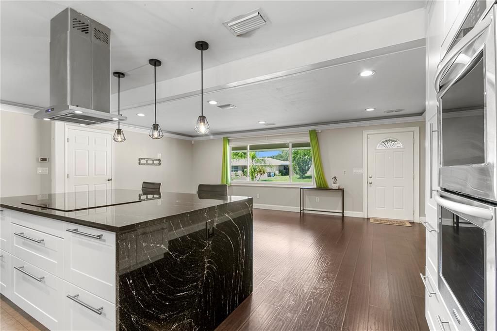 En Venta: $449,000 (3 camas, 2 baños, 1380 Pies cuadrados)