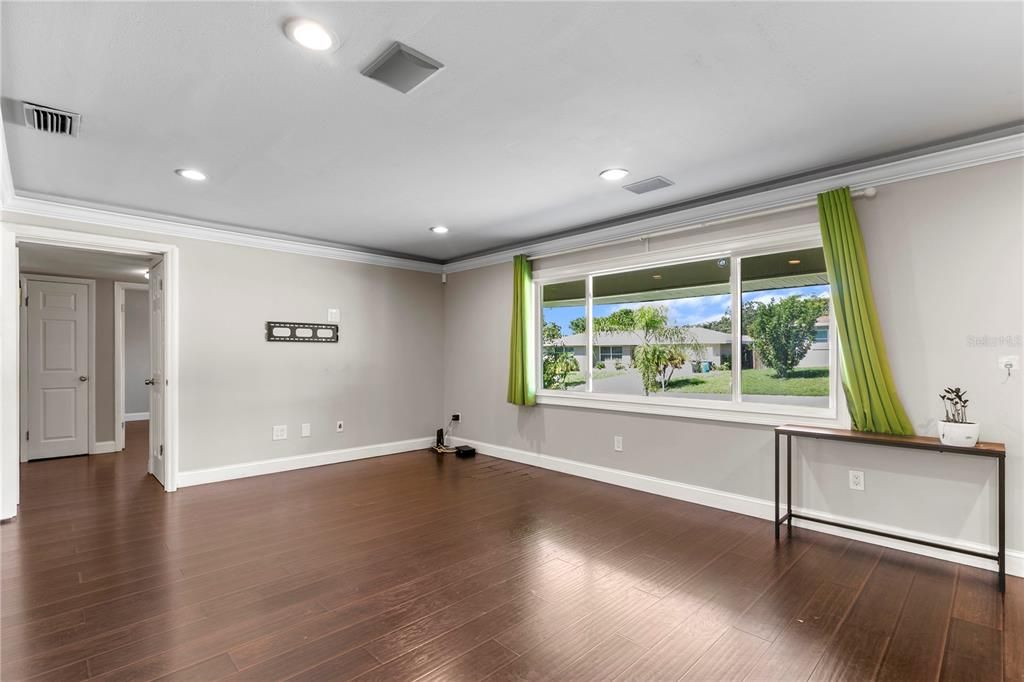 En Venta: $449,000 (3 camas, 2 baños, 1380 Pies cuadrados)