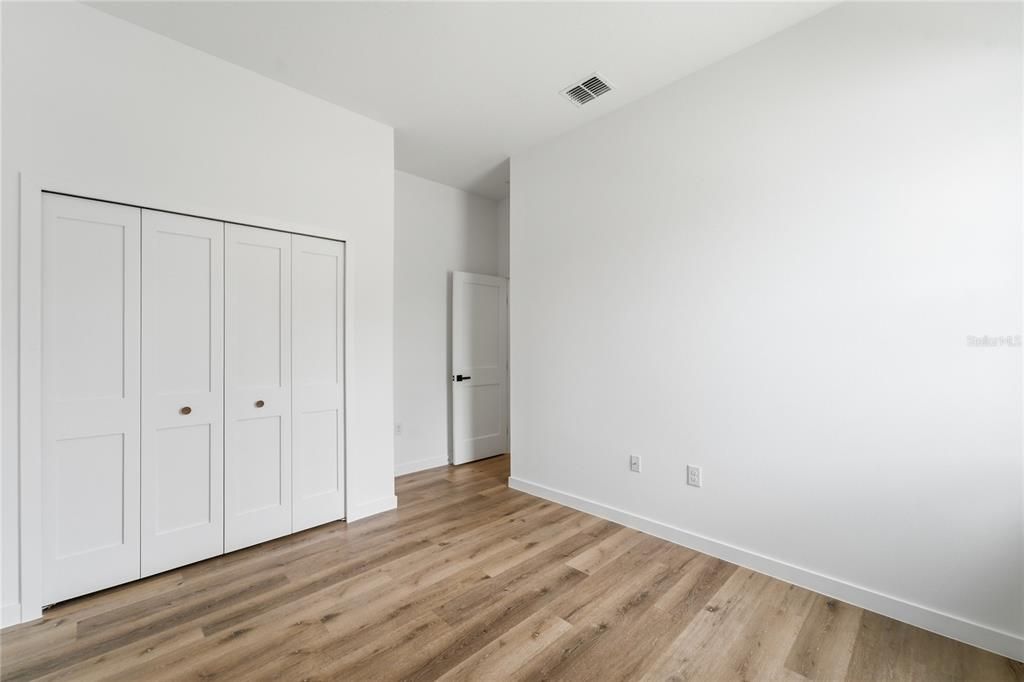 For Sale: $335,000 (4 beds, 3 baths, 1870 Square Feet)