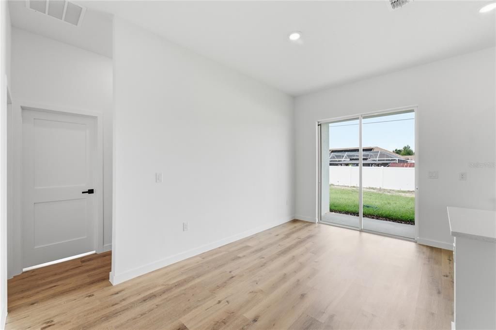 For Sale: $335,000 (4 beds, 3 baths, 1870 Square Feet)