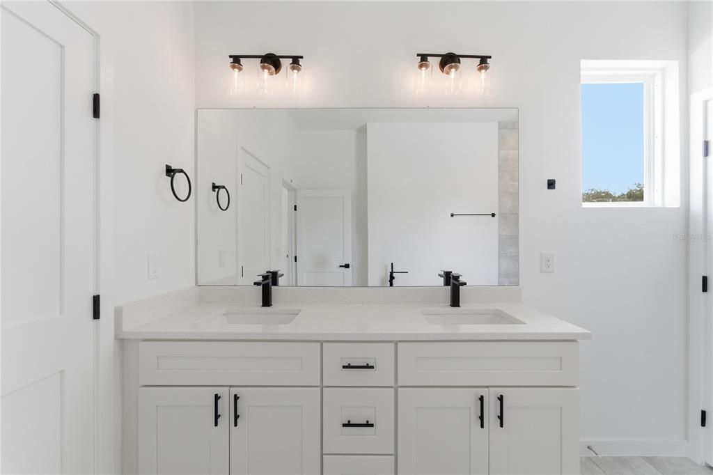 For Sale: $335,000 (4 beds, 3 baths, 1870 Square Feet)