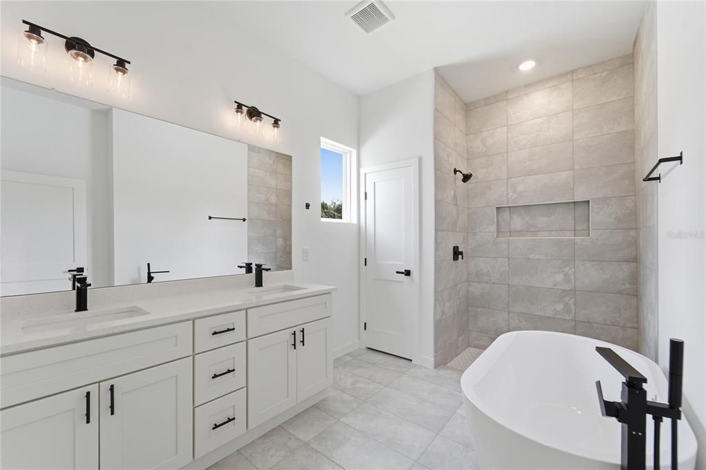 For Sale: $335,000 (4 beds, 3 baths, 1870 Square Feet)