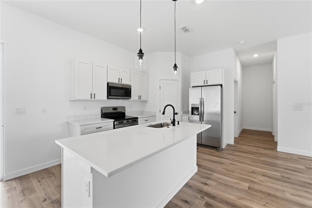 For Sale: $335,000 (4 beds, 3 baths, 1870 Square Feet)