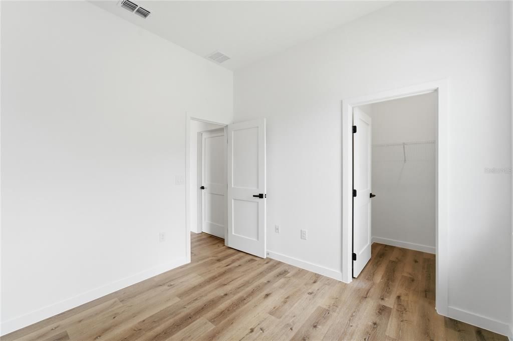 For Sale: $335,000 (4 beds, 3 baths, 1870 Square Feet)