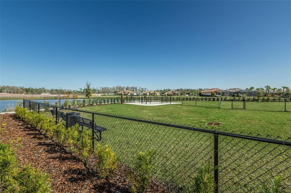 En Venta: $734,900 (3 camas, 2 baños, 2140 Pies cuadrados)