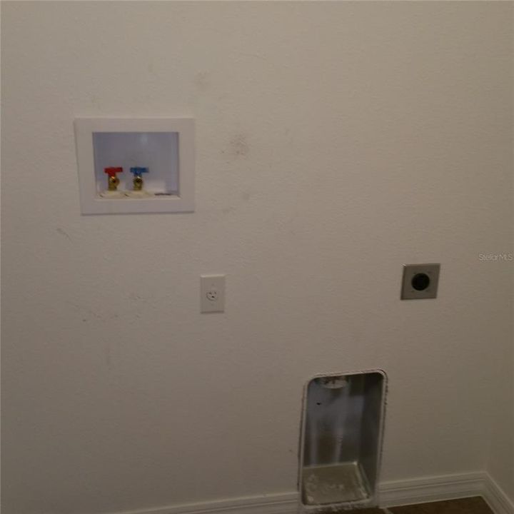 For Rent: $1,750 (3 beds, 2 baths, 1430 Square Feet)
