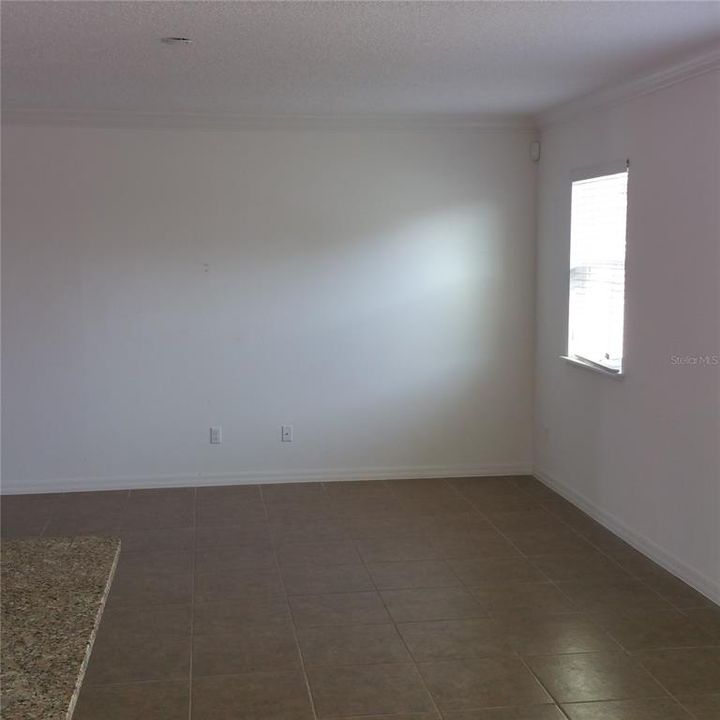For Rent: $1,750 (3 beds, 2 baths, 1430 Square Feet)