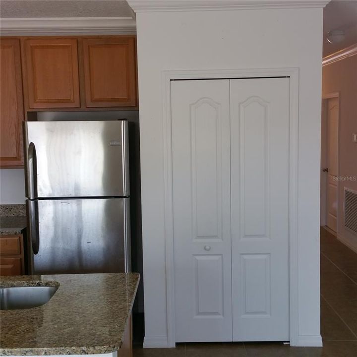 For Rent: $1,750 (3 beds, 2 baths, 1430 Square Feet)