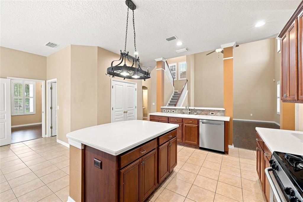 For Sale: $669,000 (4 beds, 3 baths, 3070 Square Feet)