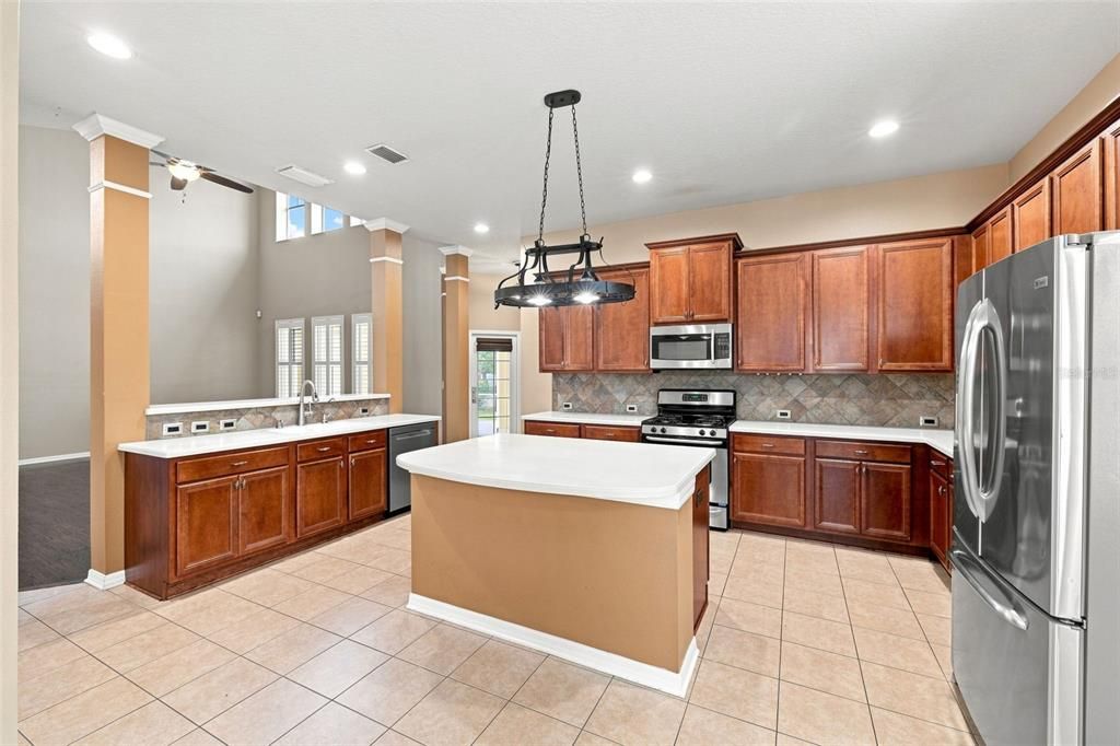 For Sale: $669,000 (4 beds, 3 baths, 3070 Square Feet)