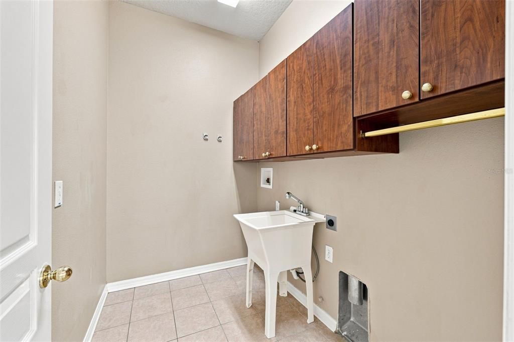 For Sale: $669,000 (4 beds, 3 baths, 3070 Square Feet)