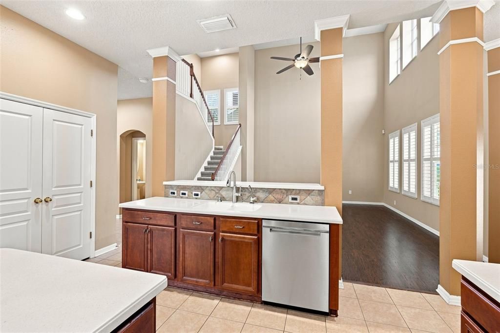 For Sale: $669,000 (4 beds, 3 baths, 3070 Square Feet)