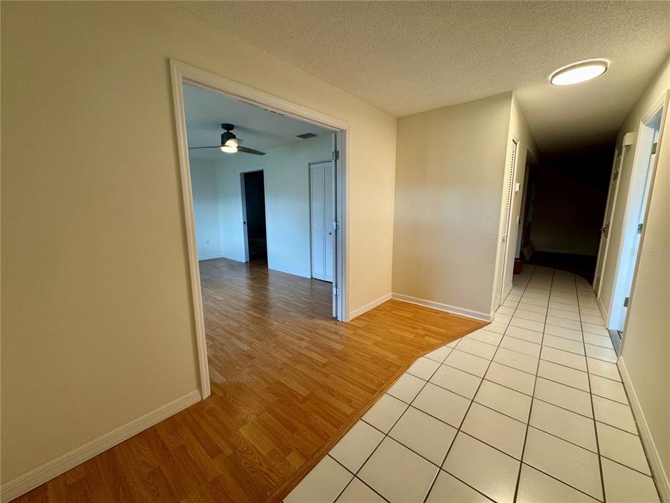 Activo con contrato: $315,000 (3 camas, 2 baños, 1378 Pies cuadrados)