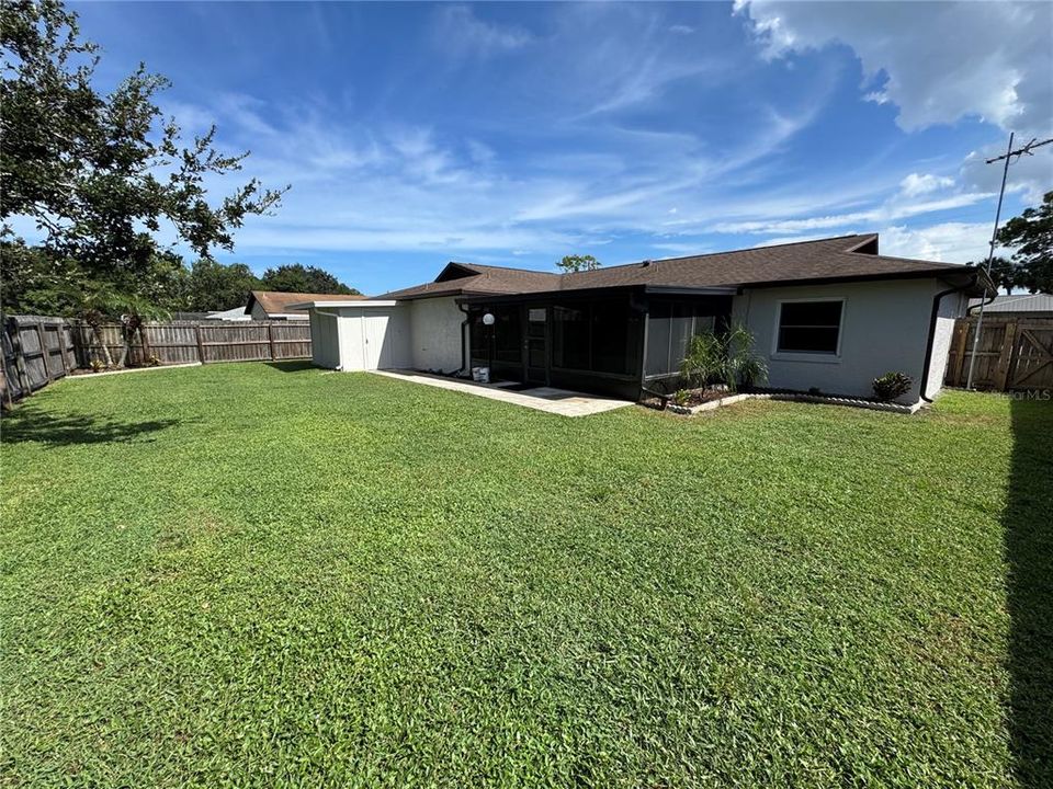 Activo con contrato: $315,000 (3 camas, 2 baños, 1378 Pies cuadrados)