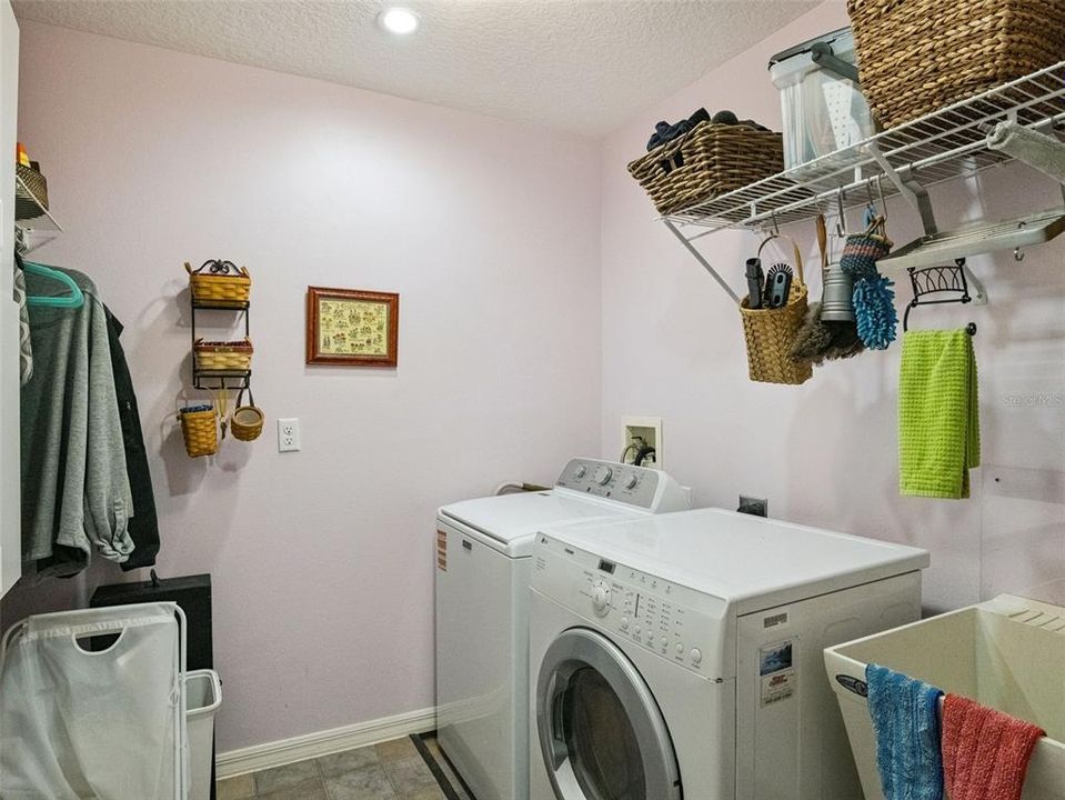 На продажу: $350,000 (3 спален, 3 ванн, 2070 Квадратных фут)