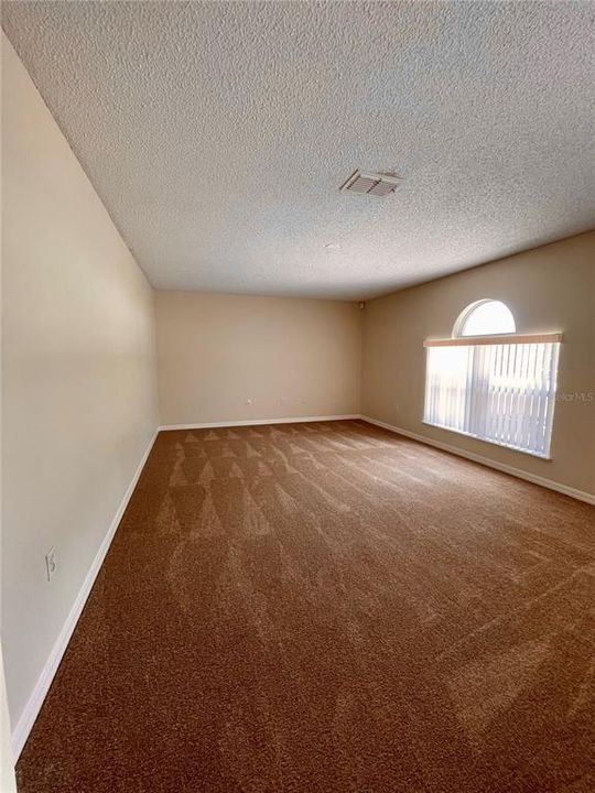 For Rent: $2,195 (4 beds, 2 baths, 2224 Square Feet)