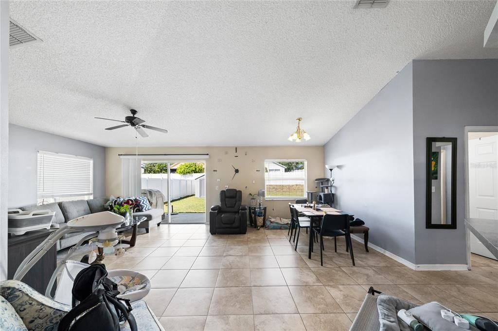 For Sale: $335,000 (3 beds, 2 baths, 1330 Square Feet)