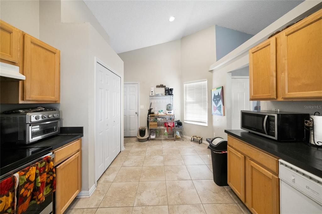 For Sale: $335,000 (3 beds, 2 baths, 1330 Square Feet)