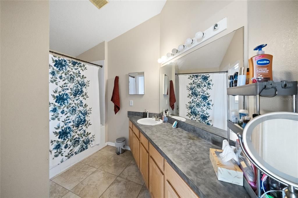 For Sale: $335,000 (3 beds, 2 baths, 1330 Square Feet)