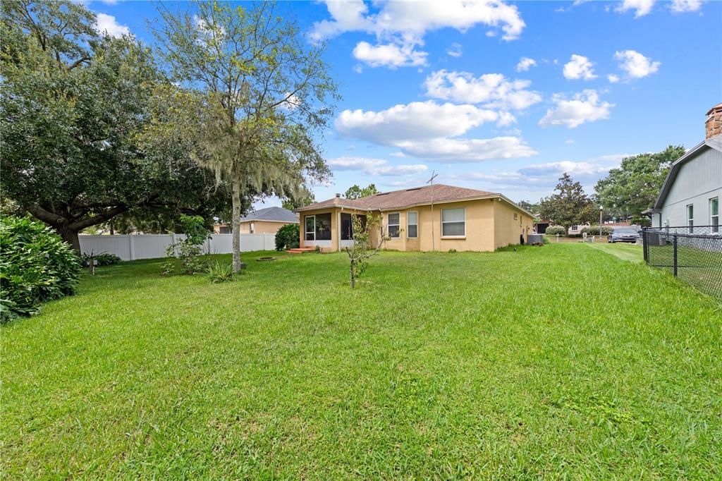 En Venta: $339,000 (3 camas, 2 baños, 1594 Pies cuadrados)