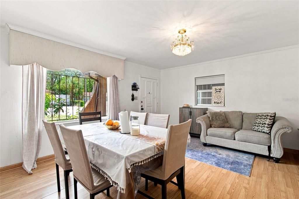 На продажу: $364,999 (4 спален, 2 ванн, 2027 Квадратных фут)