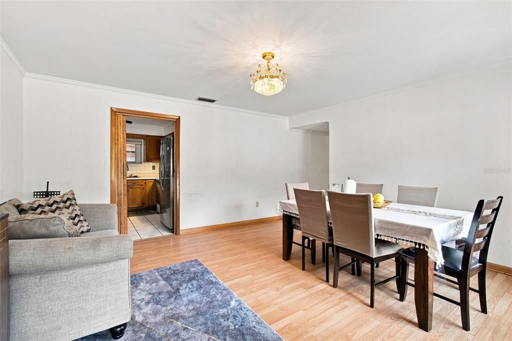На продажу: $364,999 (4 спален, 2 ванн, 2027 Квадратных фут)
