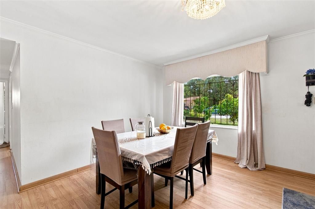 На продажу: $364,999 (4 спален, 2 ванн, 2027 Квадратных фут)