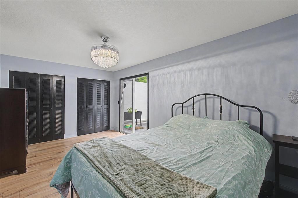 For Sale: $215,000 (1 beds, 1 baths, 800 Square Feet)