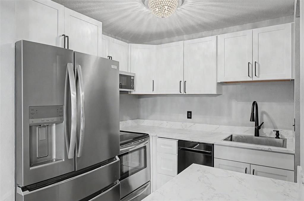 For Sale: $215,000 (1 beds, 1 baths, 800 Square Feet)