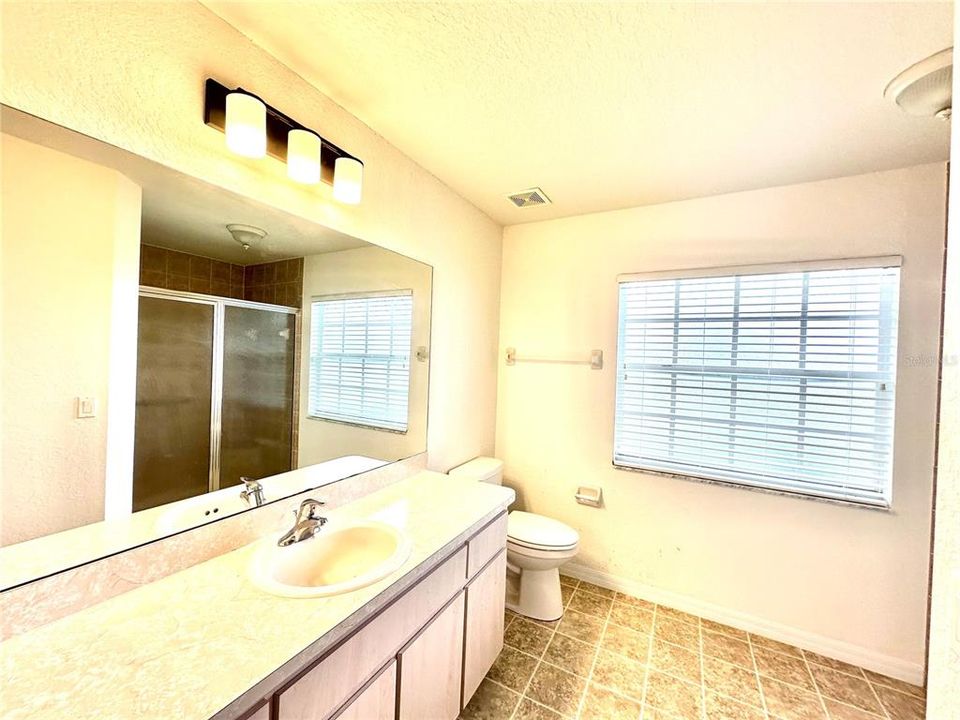 En Venta: $279,900 (3 camas, 2 baños, 1384 Pies cuadrados)