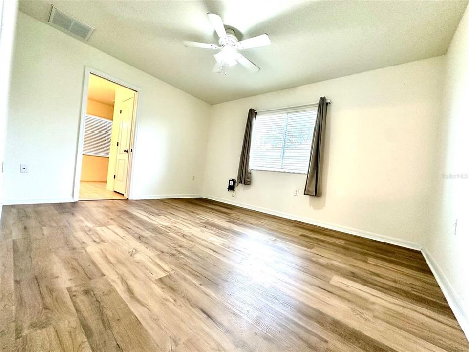 En Venta: $279,900 (3 camas, 2 baños, 1384 Pies cuadrados)
