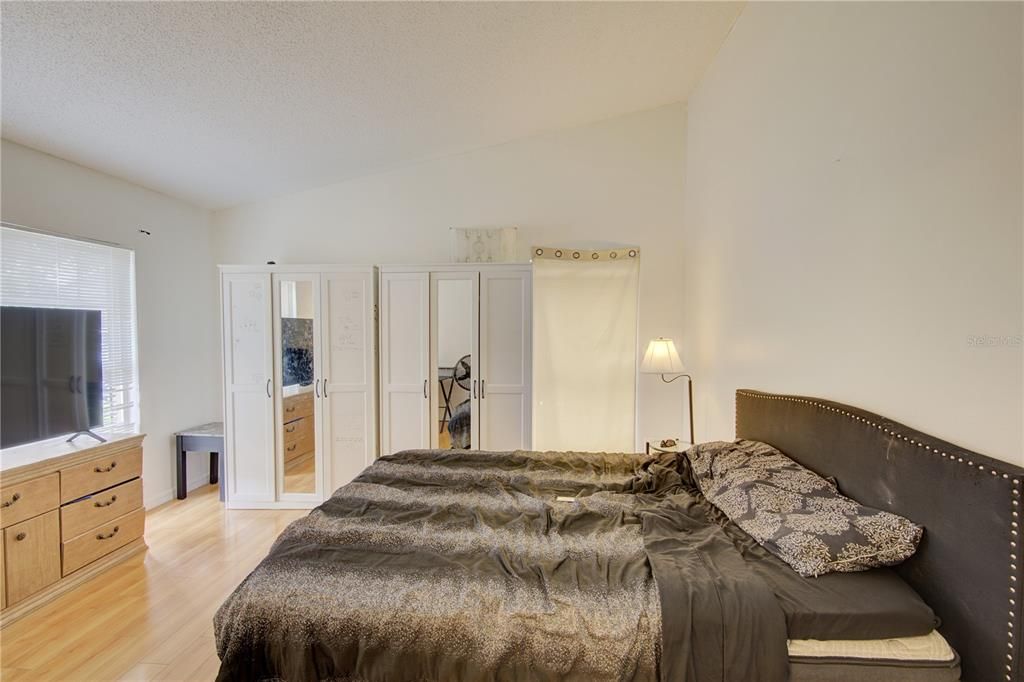 For Sale: $399,000 (4 beds, 2 baths, 1543 Square Feet)